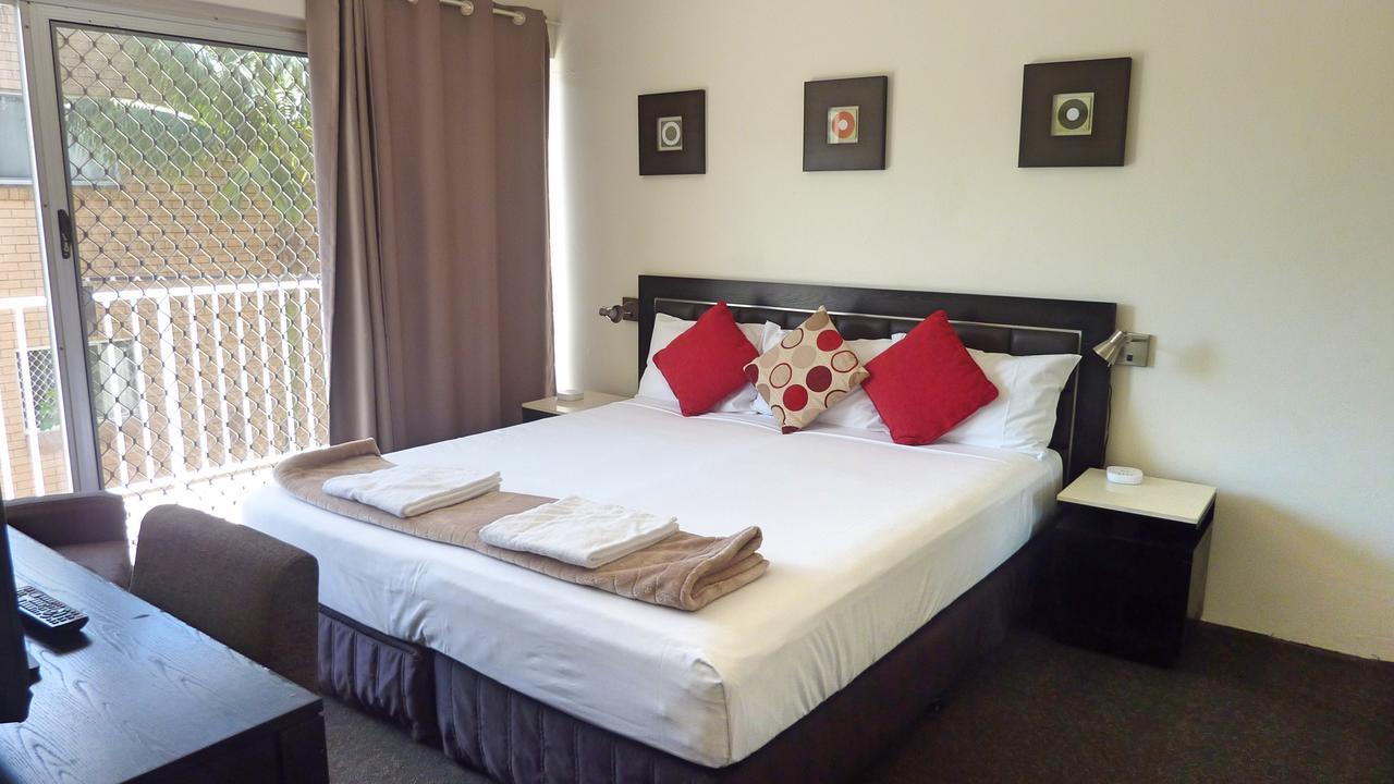 Jadran Motel & El Jays Holiday Lodge โกลด์โคสต์ ภายนอก รูปภาพ