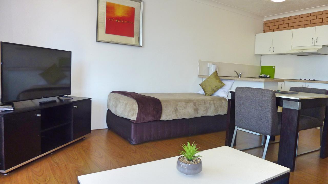 Jadran Motel & El Jays Holiday Lodge โกลด์โคสต์ ภายนอก รูปภาพ