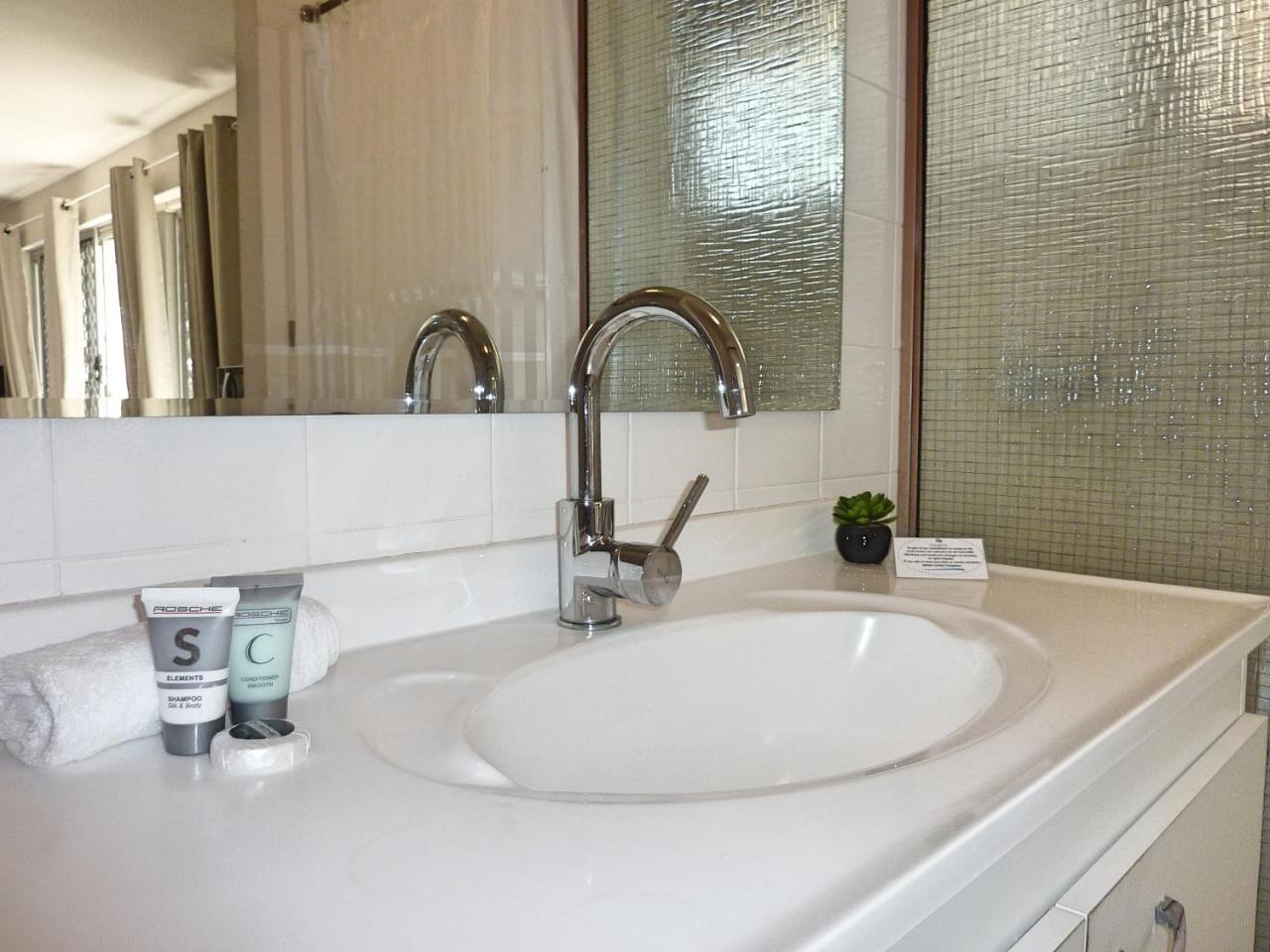 Jadran Motel & El Jays Holiday Lodge โกลด์โคสต์ ภายนอก รูปภาพ